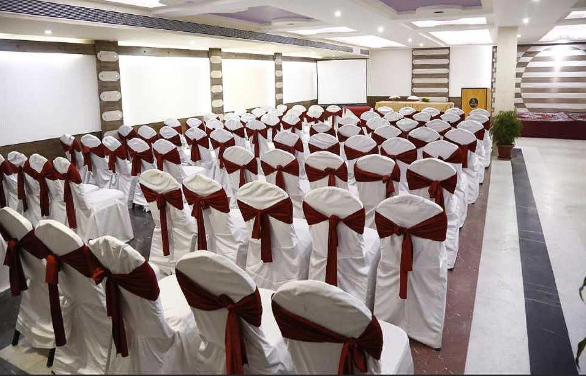 Palette Hotel Nisarga By Sunday Bhopal Exterior photo